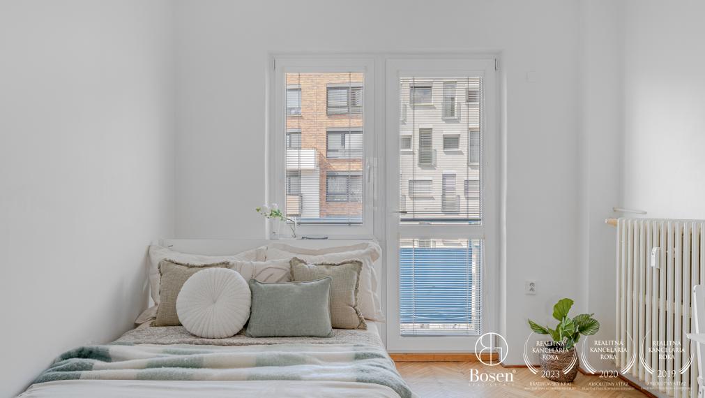 BOSEN | Zariadená garzónka s balkónom, Blumentálska ul., BA