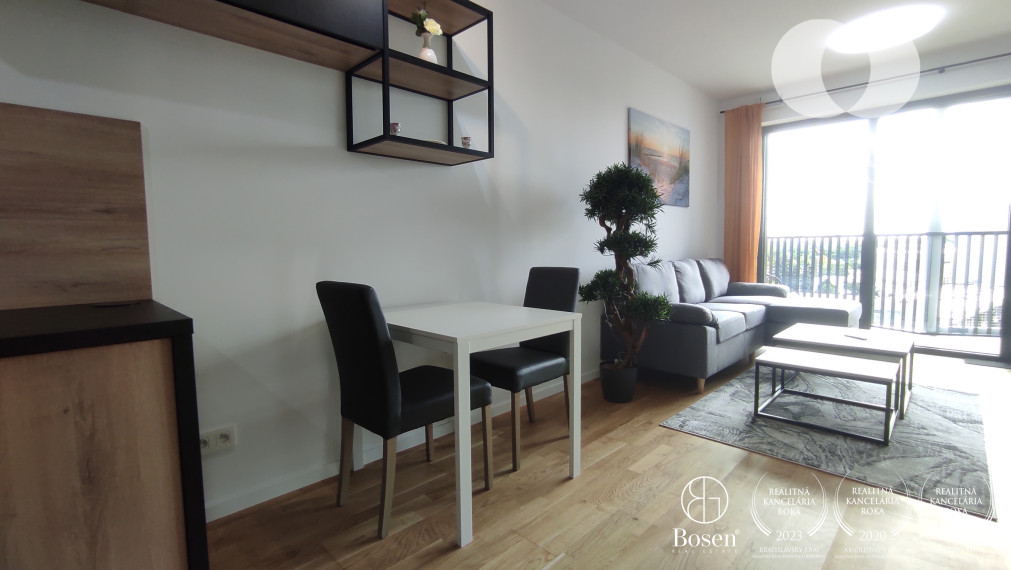 ARISE | Priestranný 2i. byt 70 m² s garážou.