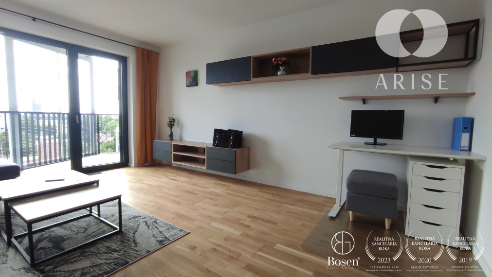 ARISE | Priestranný 2i. byt 70 m² s garážou.