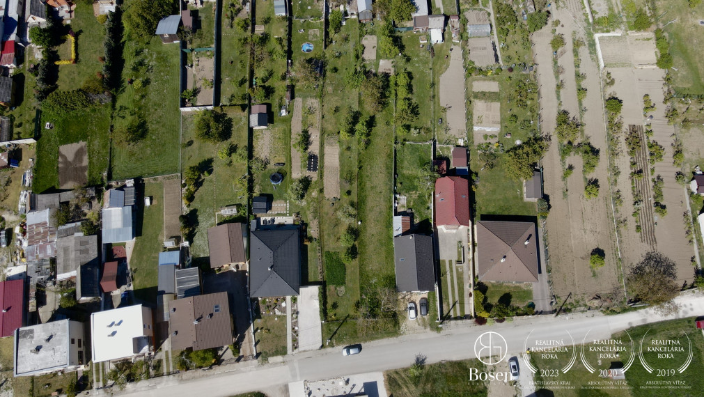 BOSEN | Stavebný pozemok na výstavbu RD 624 m²  - Potvorice