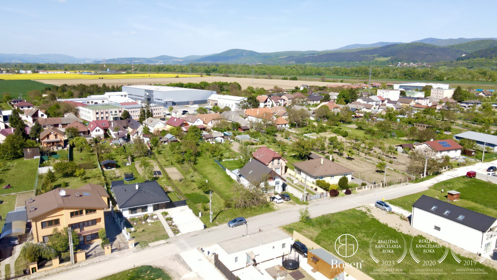 BOSEN | Stavebný pozemok na výstavbu RD 624 m²  - Potvorice