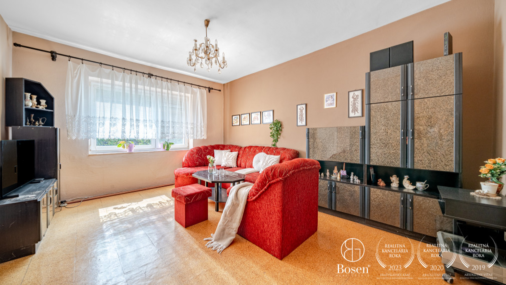 BOSEN | 4 izbový rodinný dom s pozemkom 869 m², Senica