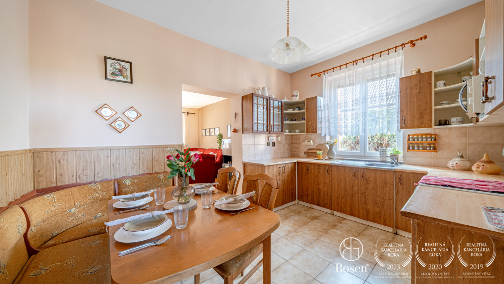 BOSEN | 4 izbový rodinný dom s pozemkom 869 m², Senica