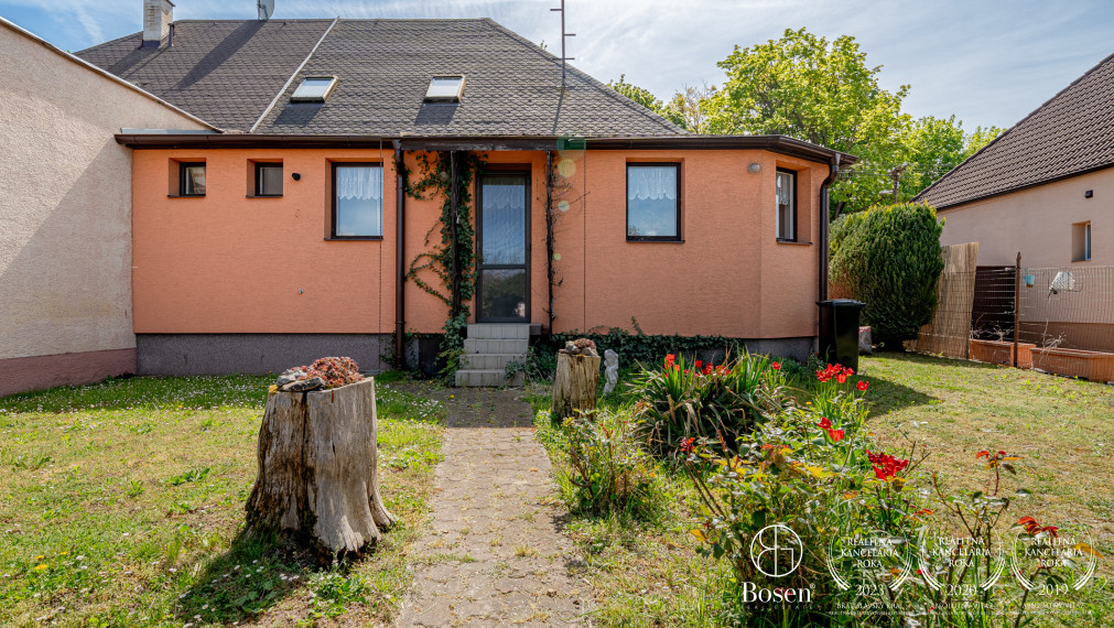 BOSEN | 4 izbový rodinný dom s pozemkom 869 m², Senica