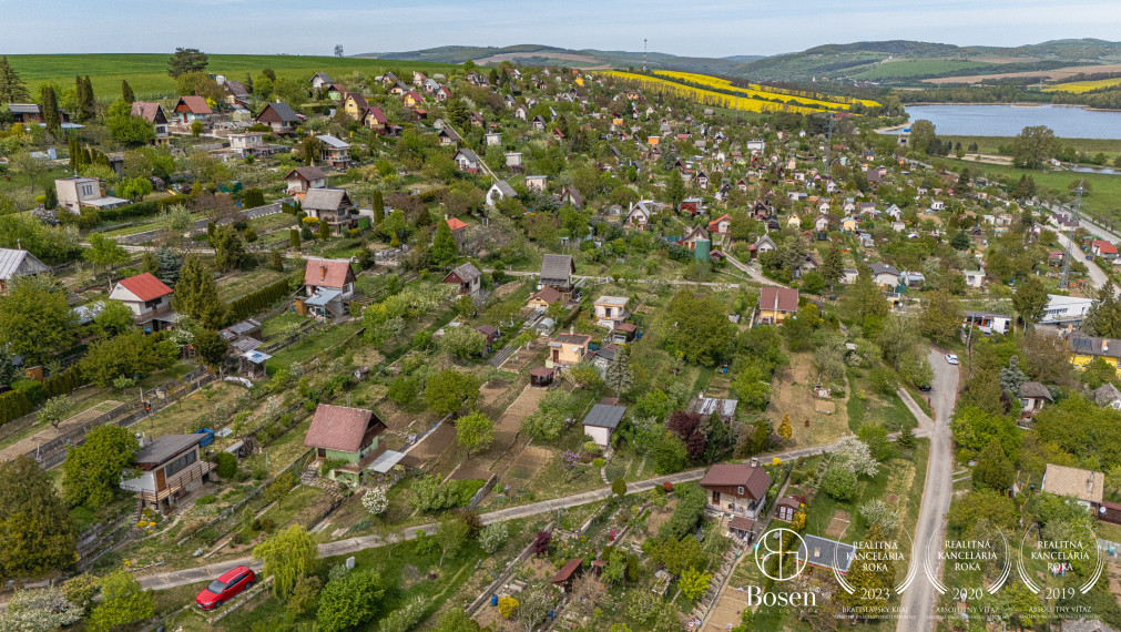 BOSEN | Rekreačná chata s pozemkom 470 m², Senica - Kunov