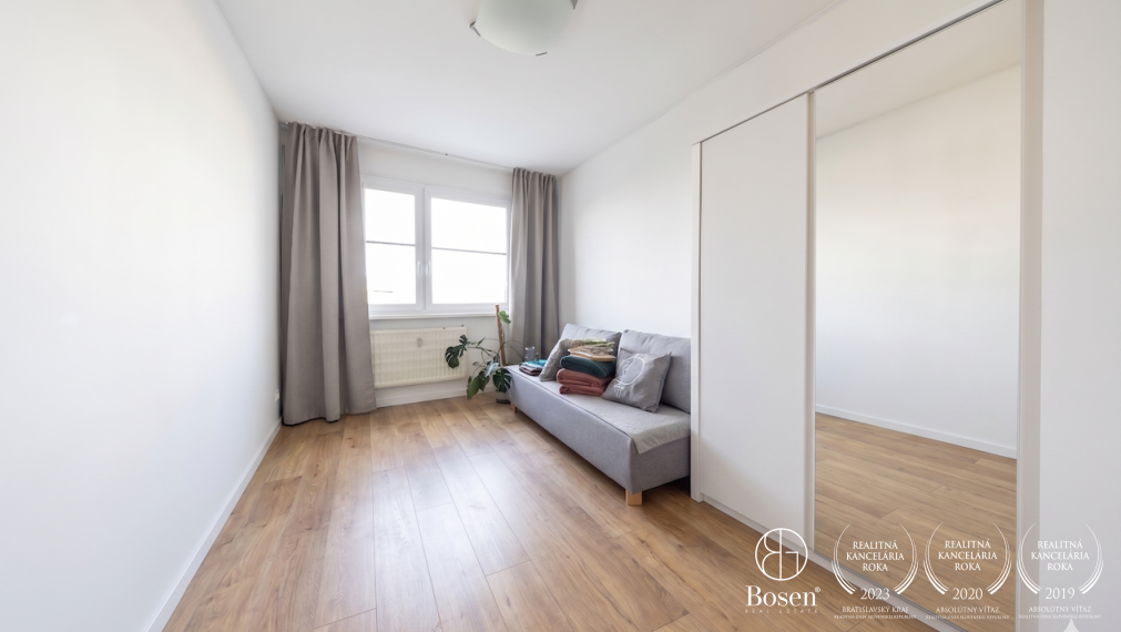 BOSEN | REZERVOVANÉ | Zrekonštruovaný 3-izb byt s loggiou, 82 m², Petzwalova