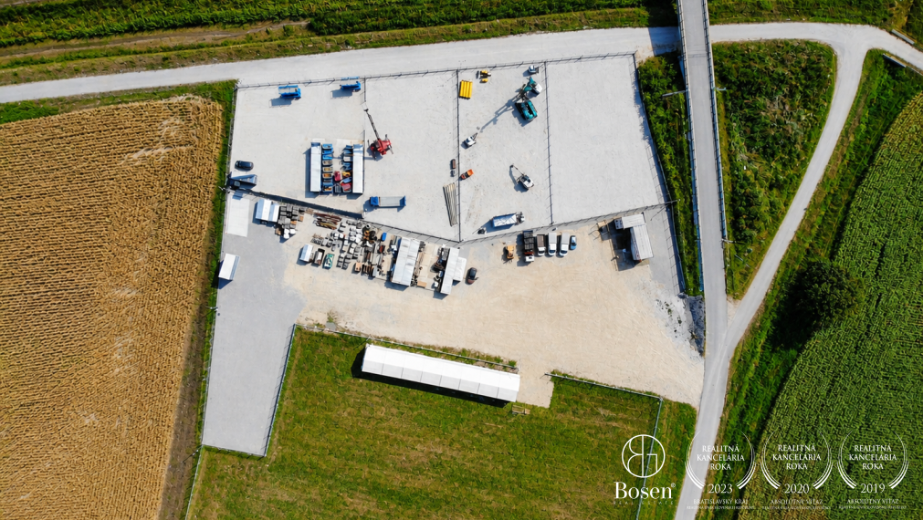 BOSEN | Na prenájom spevnená plocha pri D1, Adamovské Kochanovce, 1082 m²