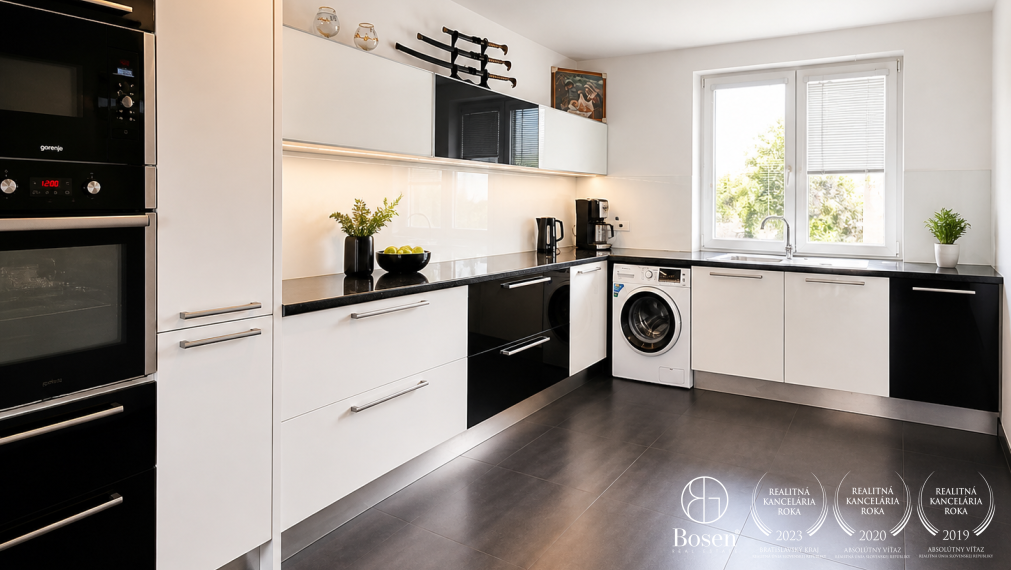 BOSEN |Moderný 4 izbový bungalov s dvojgarážou