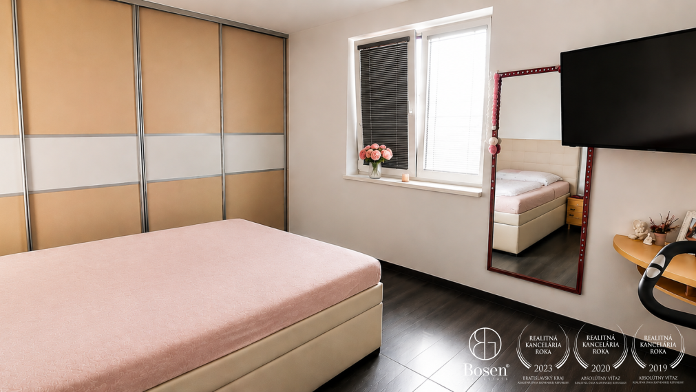 BOSEN |Moderný 4 izbový bungalov s dvojgarážou