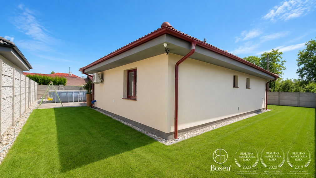 BOSEN |Moderný 4 izbový bungalov s dvojgarážou