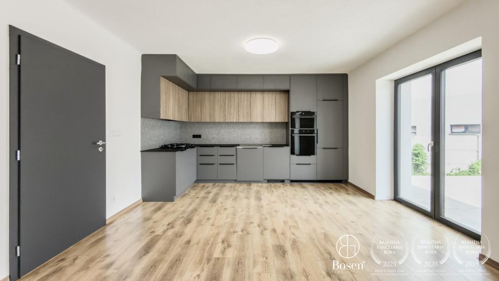 BOSEN | Prenájom, moderná viacúčelová budova, Lučenec