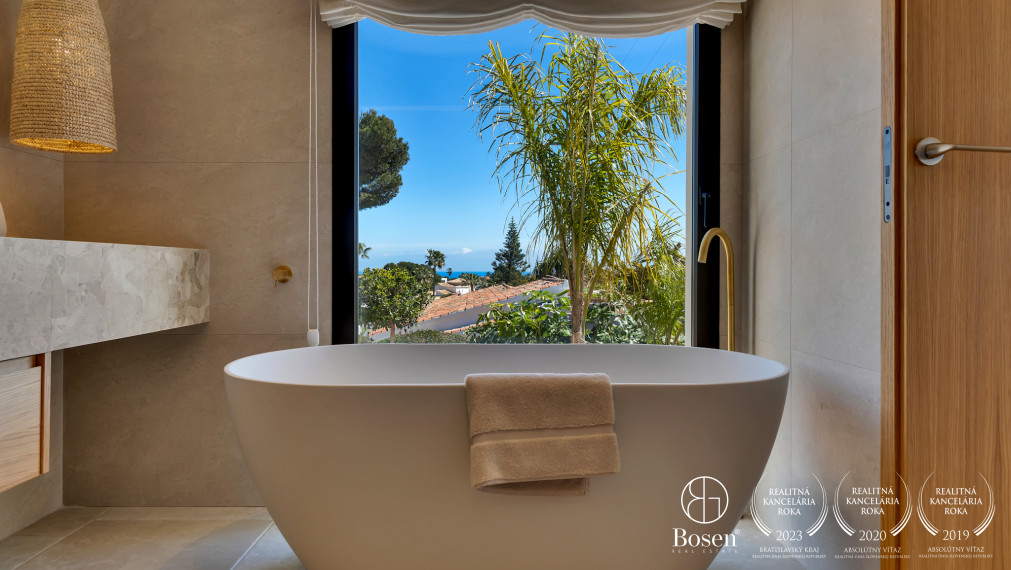 LOYALTERS | Luxusná VILLA AMANECER pri mori - Španielsko