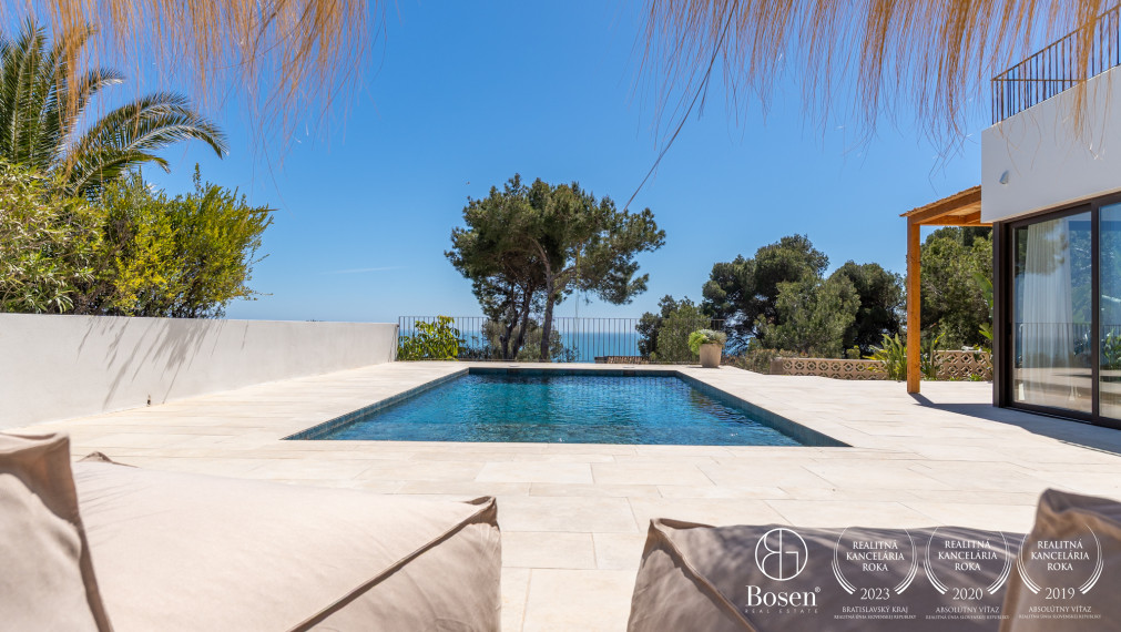 LOYALTERS | Luxusná VILLA AMANECER pri mori - Španielsko