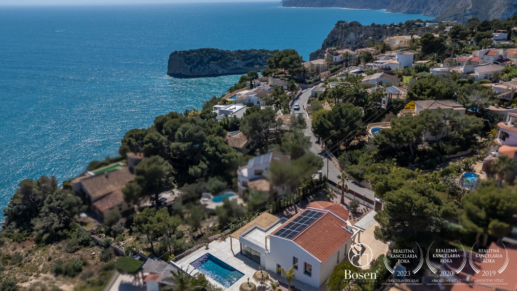 LOYALTERS | Luxusná VILLA AMANECER pri mori - Španielsko