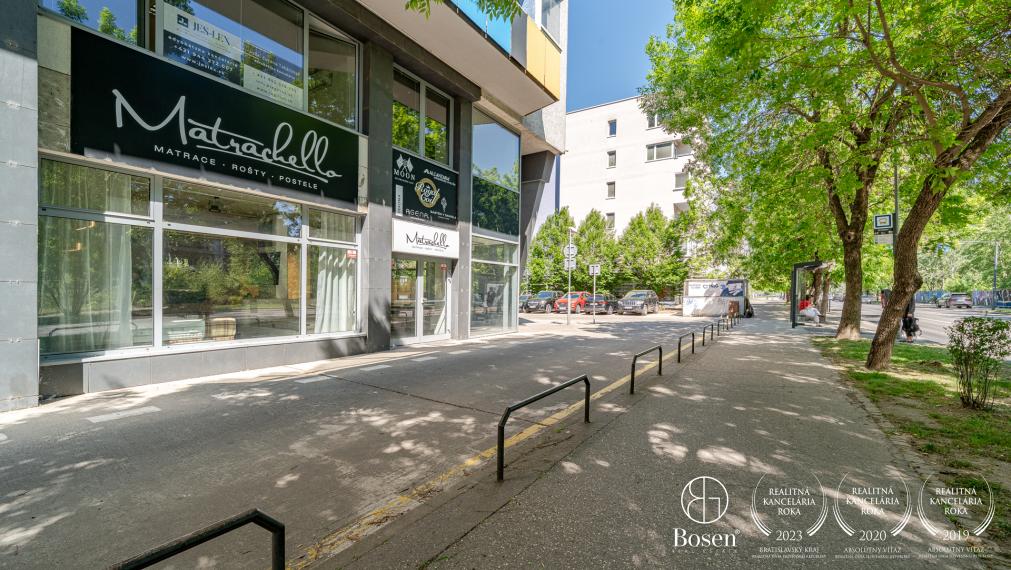 BOSEN | Obchodný priestor s výkladom na Tomášikovej ulici v Ružinove, 175 m²
