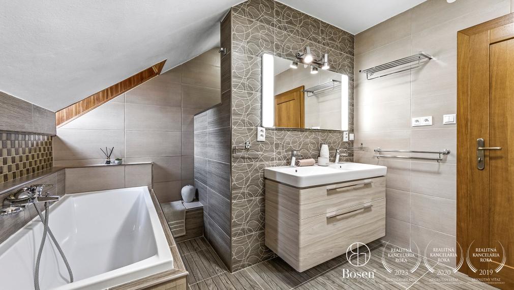 BOSEN | 5-room family house with a private garden and peaceful atmosphere near the forest, Kudlovská str., Humenné, 186 m2