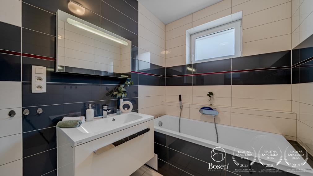 BOSEN| 4 izbový RD bez kompromisov-bazén, terasa, dvojgaráž
