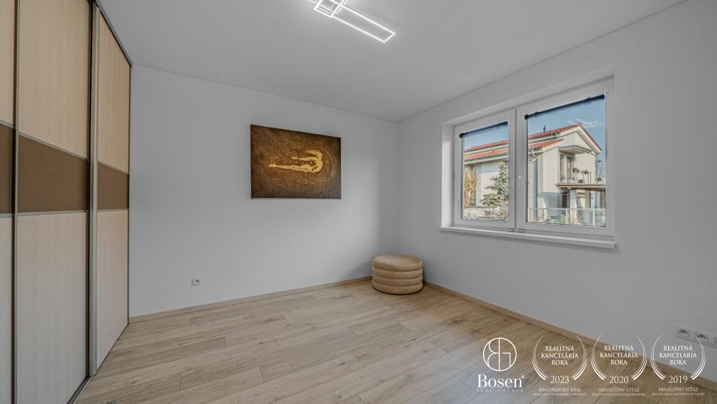 BOSEN| 4 izbový RD bez kompromisov-bazén, terasa, dvojgaráž