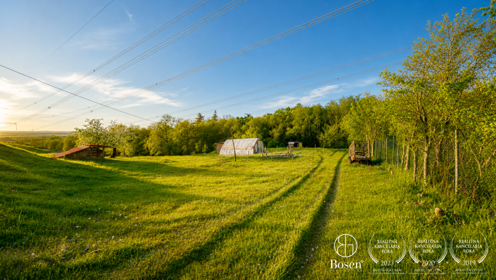 BOSEN | Súkromné rodinné sídlo v Stupave, 7500 m2