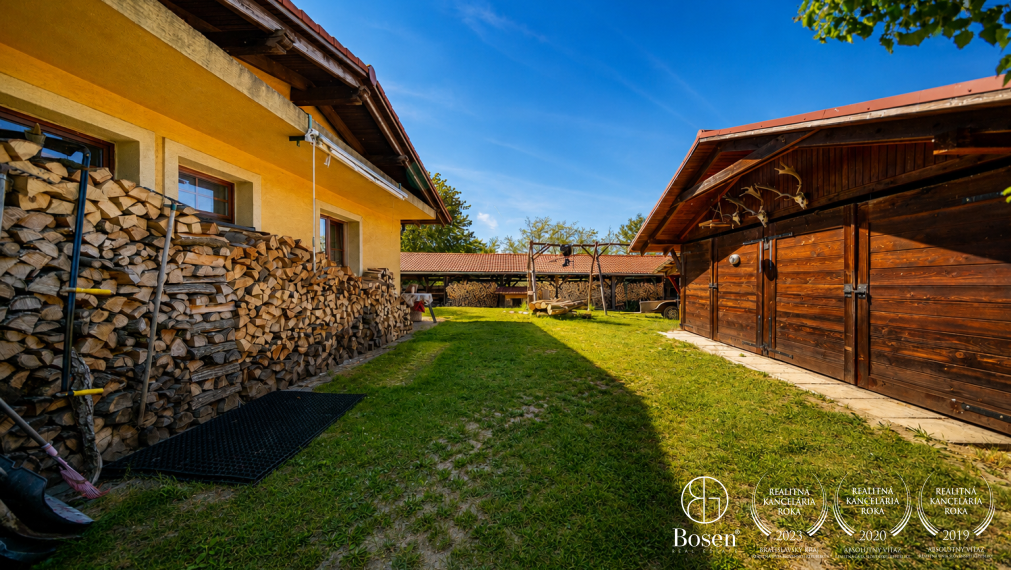 BOSEN | Súkromné rodinné sídlo v Stupave, 7500 m2