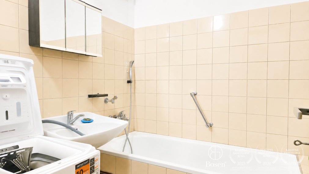 BOSEN | Na prenájom 1 izbový byt (42m2), Haburská, Ružinov