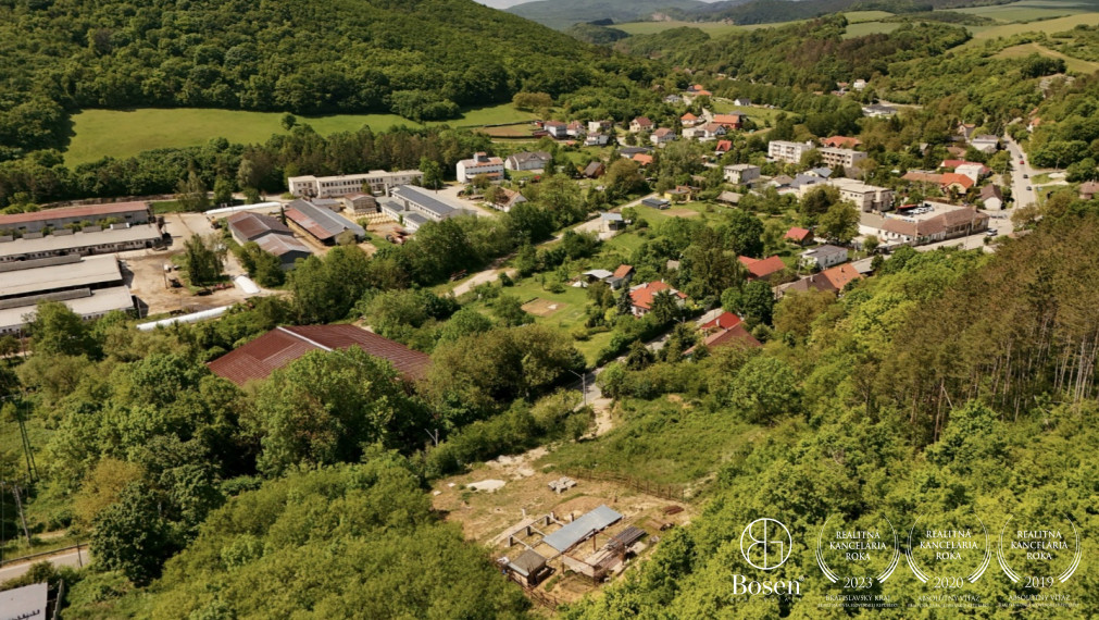 BOSEN | Na predaj stavebný pozemok - investičná príležitosť na výstavbu chaty/domu