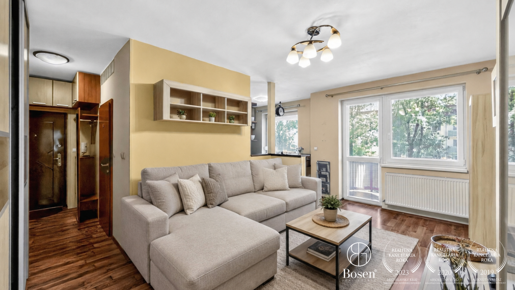 BOSEN | 2,5 izbový byt s balkónom a vlastným vykurovaním,56m2