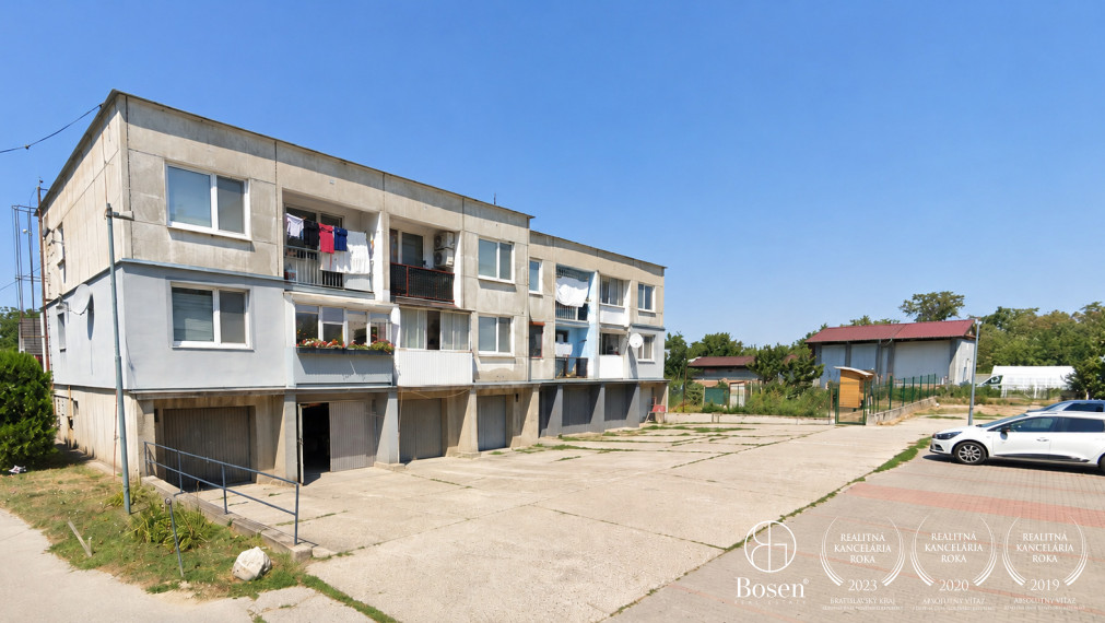 BOSEN |  3,5 izbový byt + 2x garáž a záhradka, Kráľová pri Senci