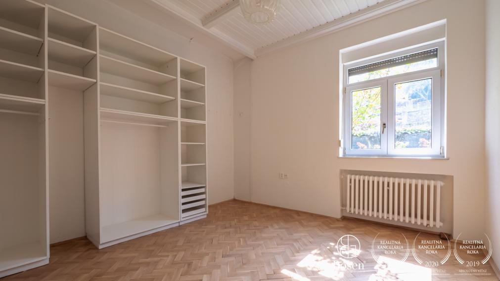 BOSEN | Priestranný 3 izb. byt so záhradou a garážou, ulica Holubyho, m.č. Staré Mesto, 80 m2