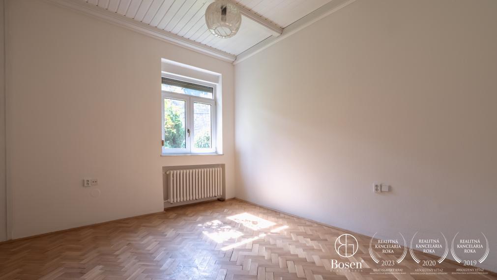 BOSEN | Priestranný 3 izb. byt so záhradou a garážou, ulica Holubyho, m.č. Staré Mesto, 80 m2
