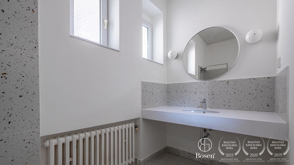 BOSEN | Priestranný 3 izb. byt so záhradou a garážou, ulica Holubyho, m.č. Staré Mesto, 80 m2