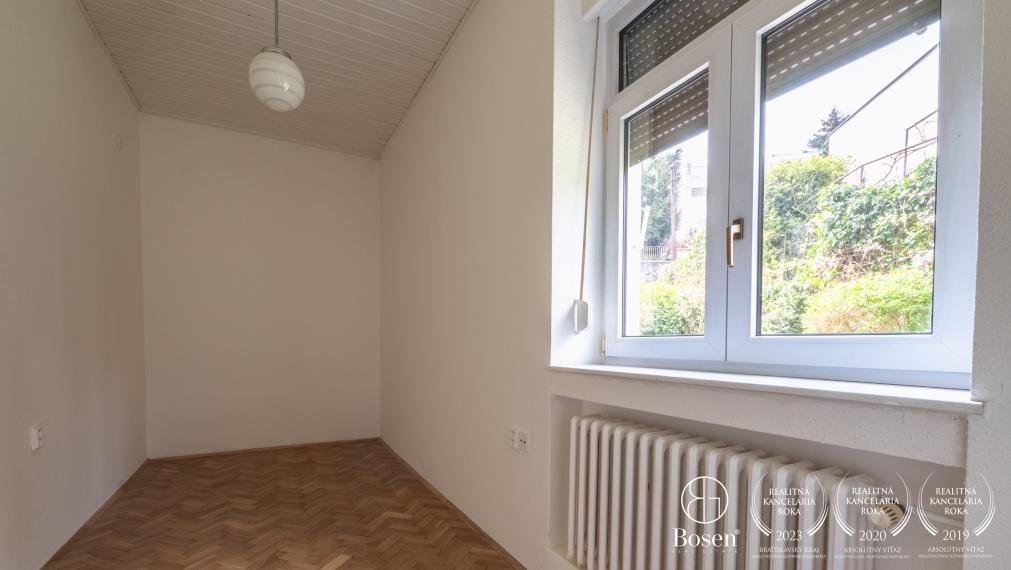 BOSEN | Priestranný 3 izb. byt so záhradou a garážou, ulica Holubyho, m.č. Staré Mesto, 80 m2