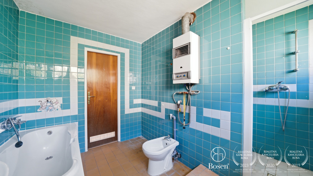BOSEN | 8 izbový rodinný dom s dvoma bytovými jednotkami, Bratislava - Karlova Ves