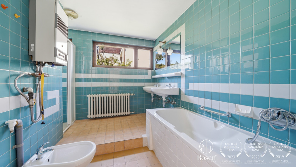 BOSEN | 8 izbový rodinný dom s dvoma bytovými jednotkami, Bratislava - Karlova Ves