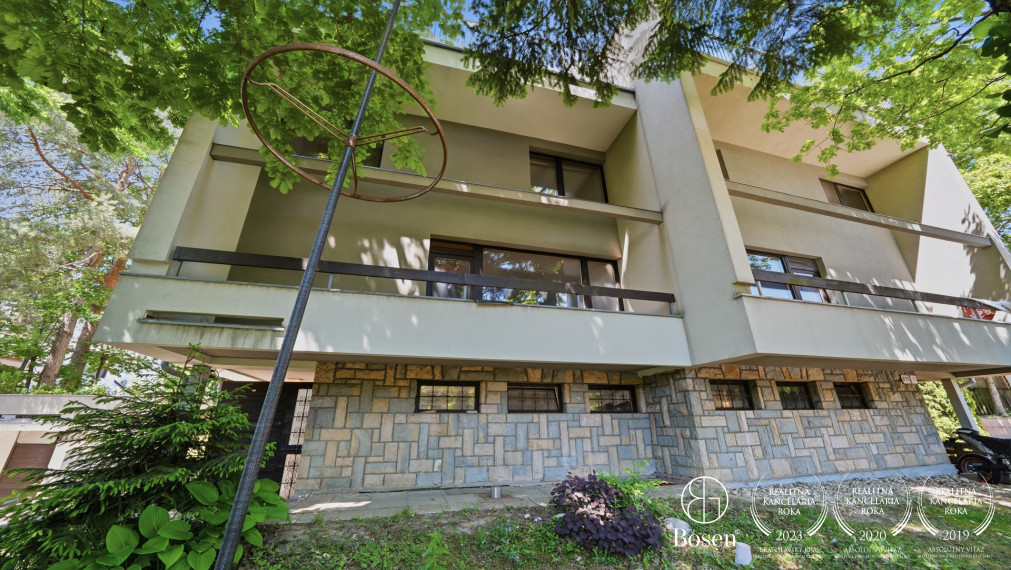 BOSEN | 8 izbový rodinný dom s dvoma bytovými jednotkami, Bratislava - Karlova Ves