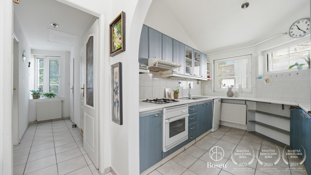 BOSEN | 8 izbový rodinný dom s dvoma bytovými jednotkami, Bratislava - Karlova Ves