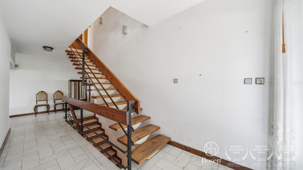 BOSEN | 8 izbový rodinný dom s dvoma bytovými jednotkami, Bratislava - Karlova Ves