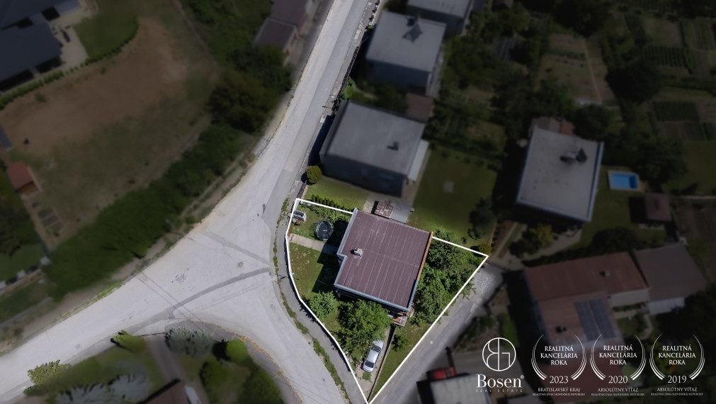 BOSEN | Priestranný rodinný dom vo vynikajúcej lokalite, Janka Kráľa, Fiľakovo.