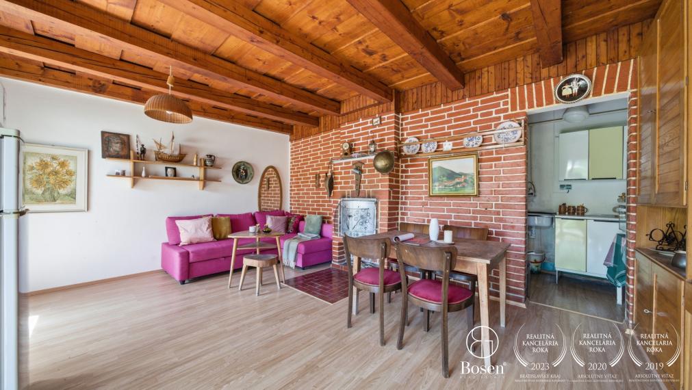 BOSEN | Stavebný pozemok s výhľadom a pôvodnou chatou, Záhorská Bystrica, 1 021 m²