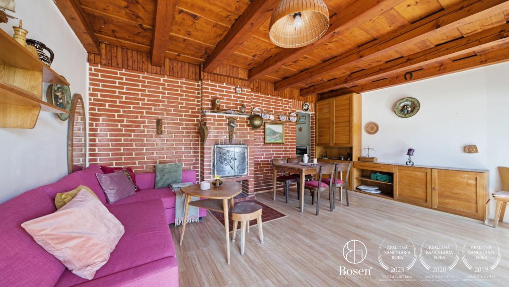 BOSEN | Stavebný pozemok s výhľadom a pôvodnou chatou, Záhorská Bystrica, 1 021 m²