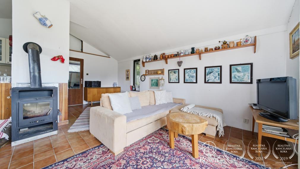 BOSEN | Stavebný pozemok s výhľadom a pôvodnou chatou, Záhorská Bystrica, 1 021 m²