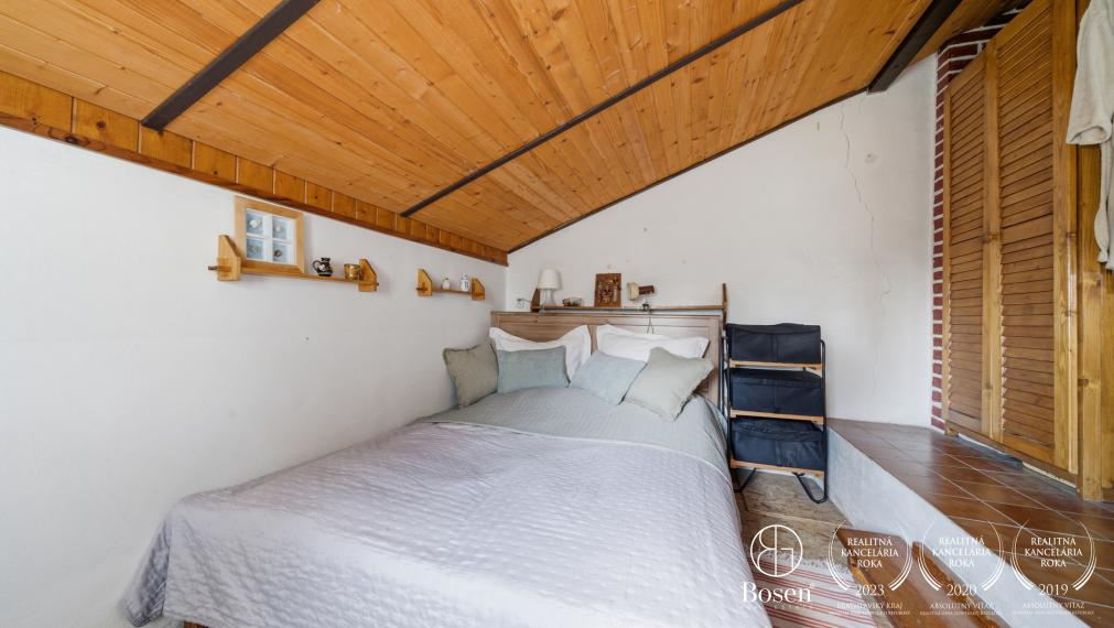 BOSEN | Stavebný pozemok s výhľadom a pôvodnou chatou, Záhorská Bystrica, 1 021 m²