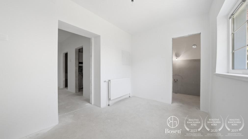 BOSEN | Rodinný dom po rekonštrukcii s možnosťou dokončenia podľa vlastných predstáv, 170 m²