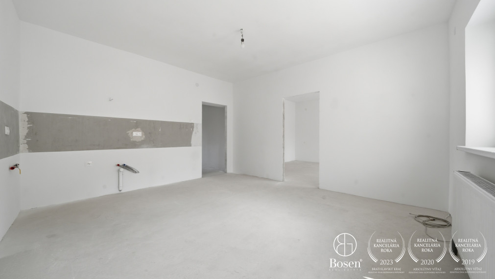 BOSEN | Rodinný dom po rekonštrukcii s možnosťou dokončenia podľa vlastných predstáv, 170 m²