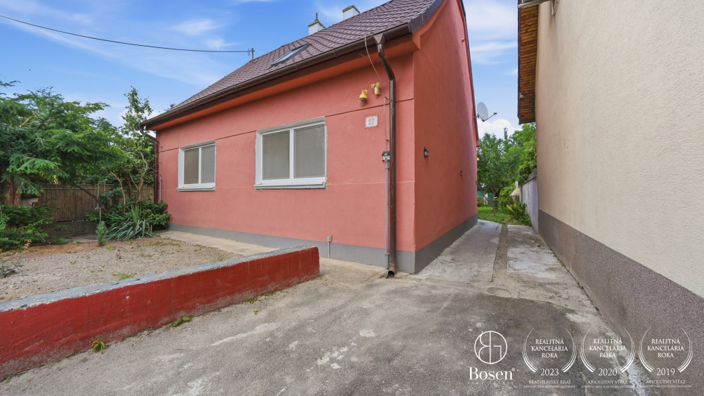 BOSEN | Rodinný dom po rekonštrukcii s možnosťou dokončenia podľa vlastných predstáv, 170 m²