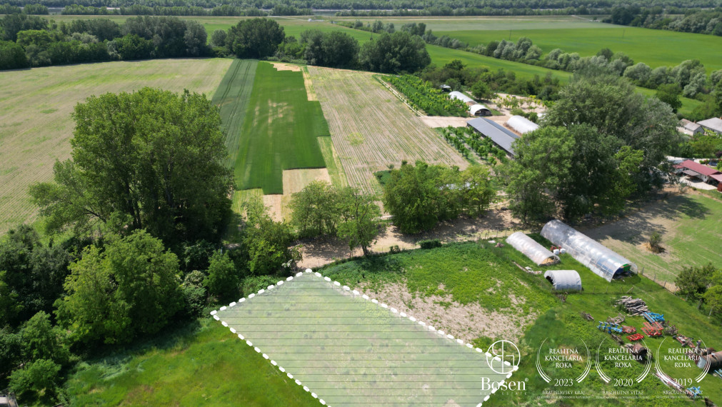 BOSEN| stavebný pozemok v obci Ňárad neďaleko Gabčíkova,  1173 m2