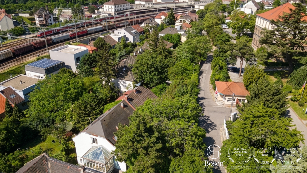 BOSEN | 8 izbový RD s možnosťou vybudovania 3 bytových jednotiek
