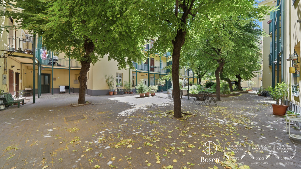 BOSEN | 2,5 izbový podkrovný zariadený byt