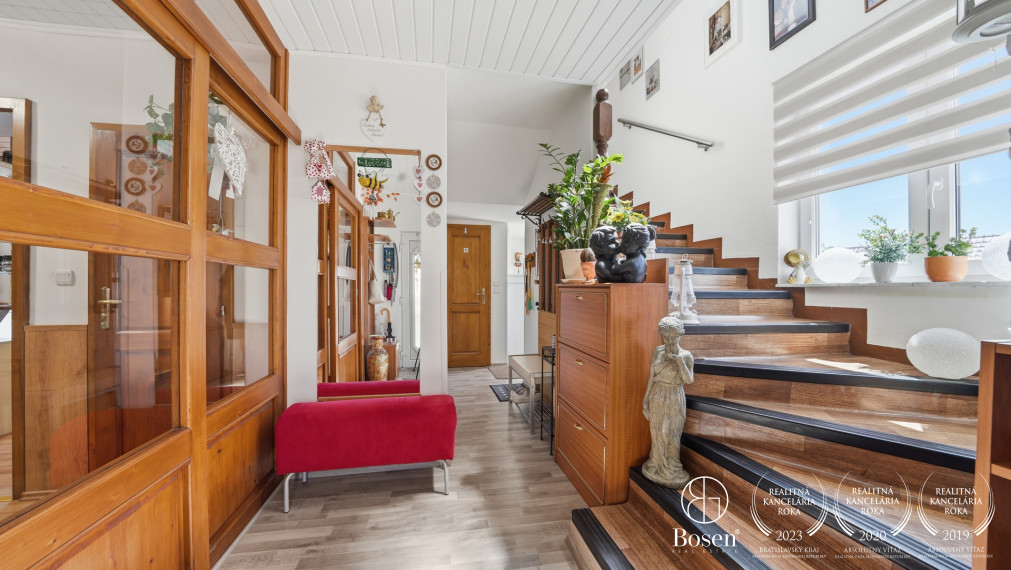 BOSEN | 7 izbový rodinný dom na pozemku 4 099 m², Kopčany