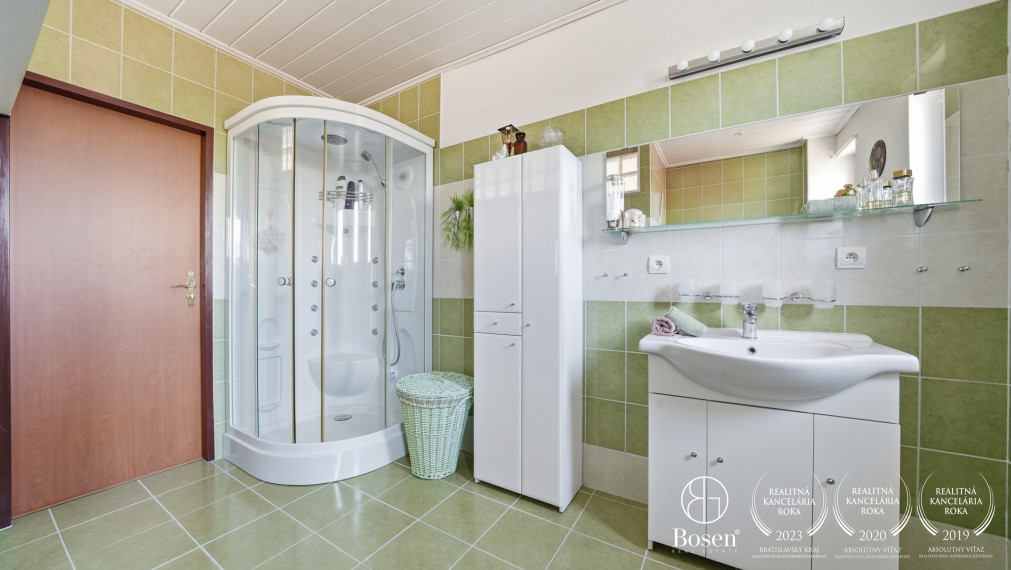 BOSEN | 7 izbový rodinný dom na pozemku 4 099 m², Kopčany
